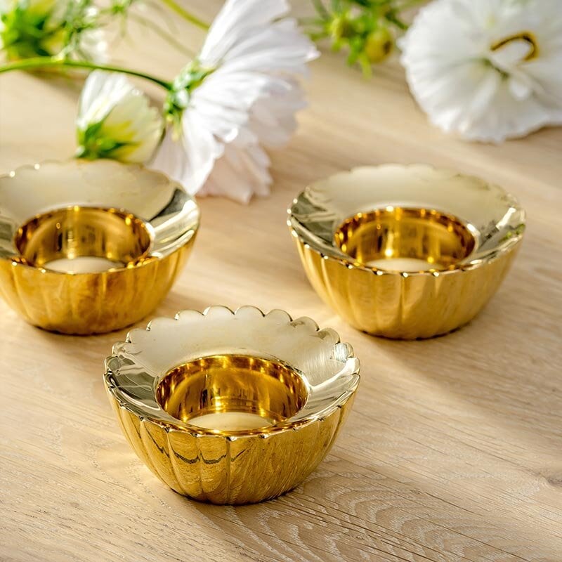 Scallop Candle Holder in Brass