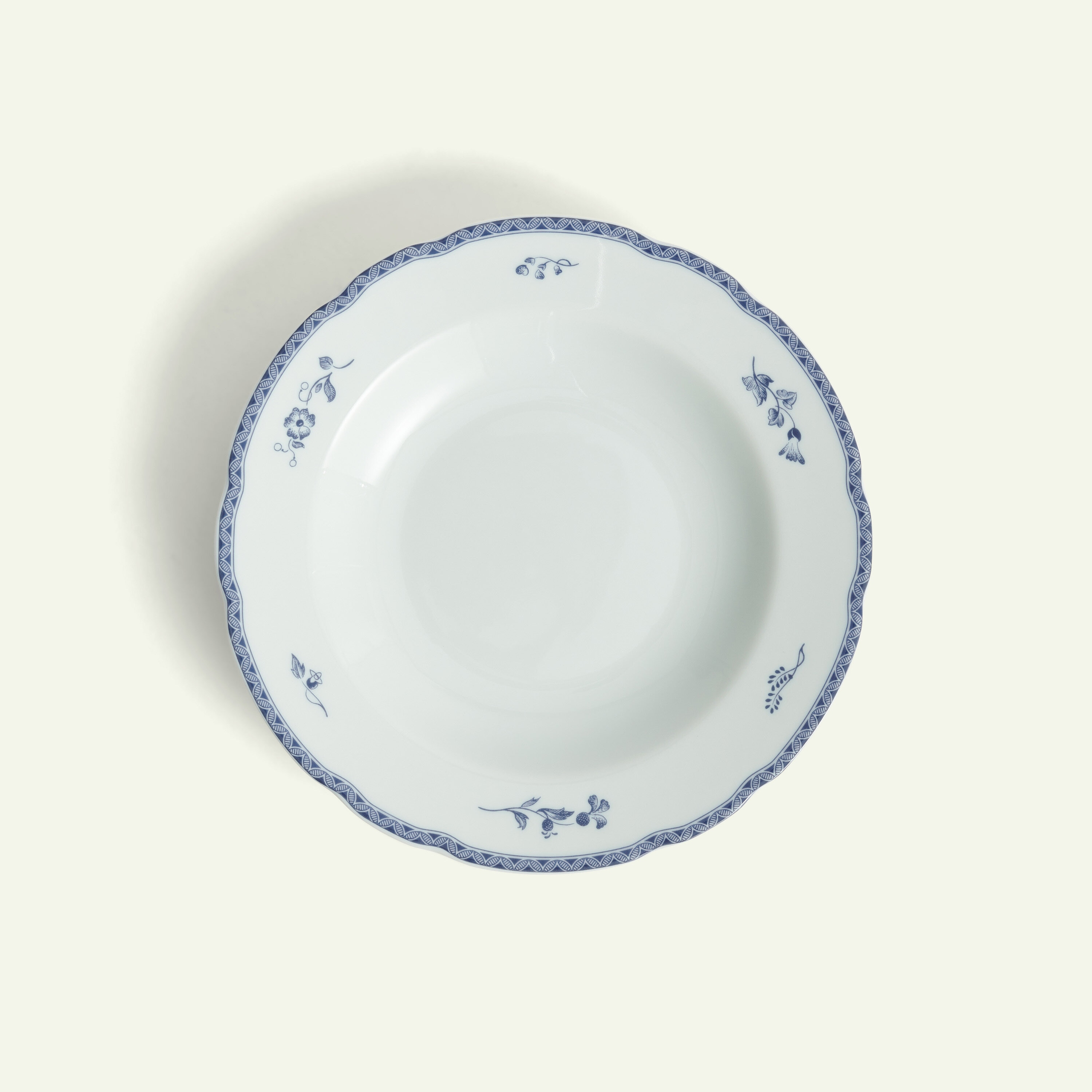 Blue Mansion Deep Plate, 22 cm