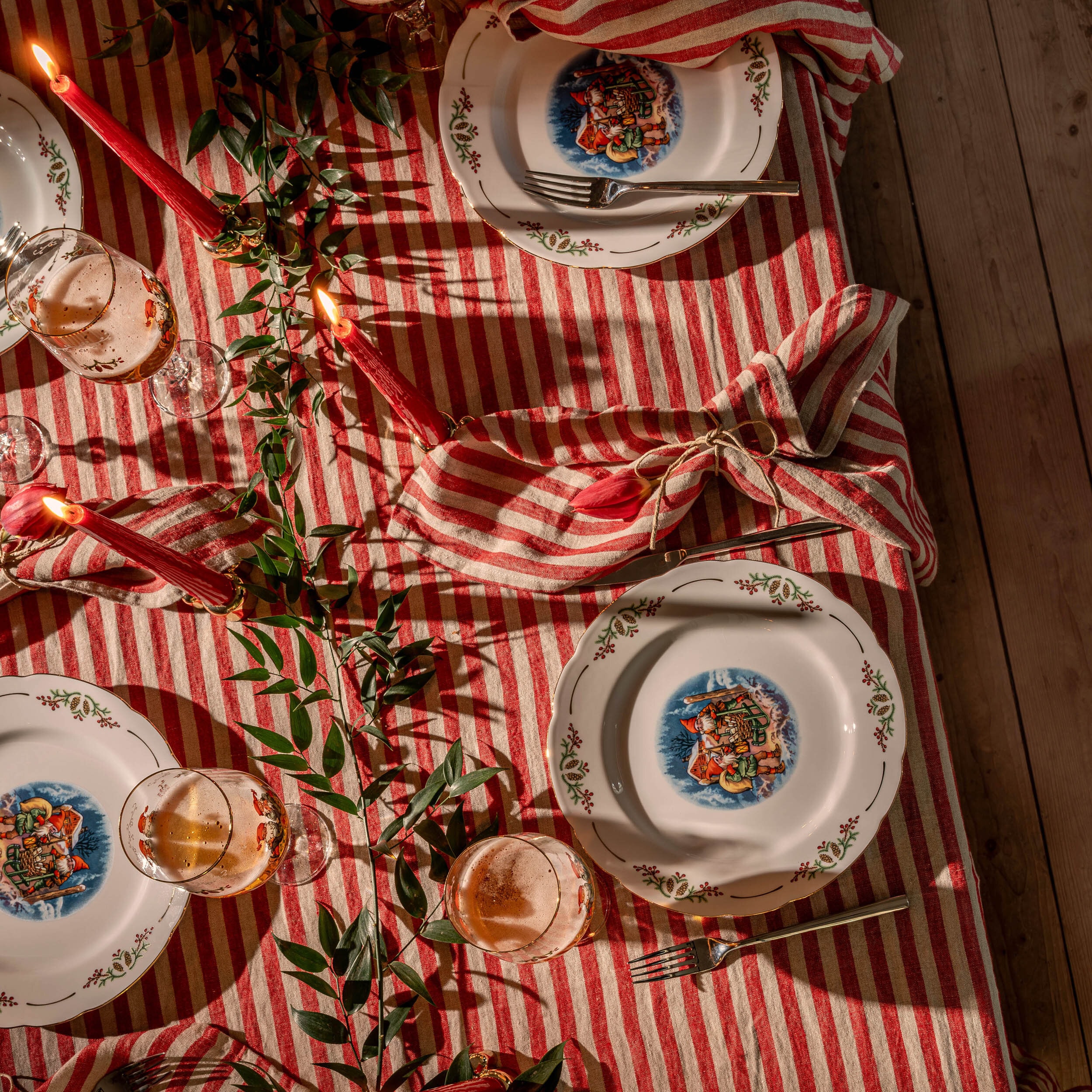 Traditional Christmas Plate, 26 cm